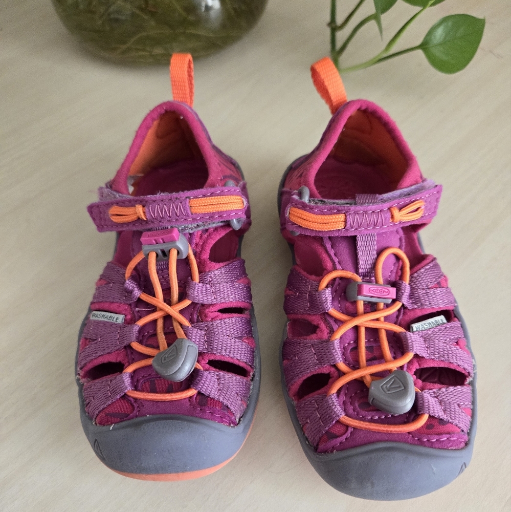 Keen Moxie Girls Sandal